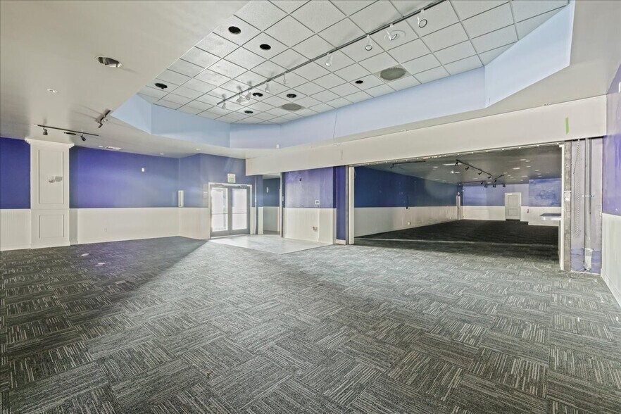 More Photos Of 13010 Hwy 99, Everett Casino For Sale