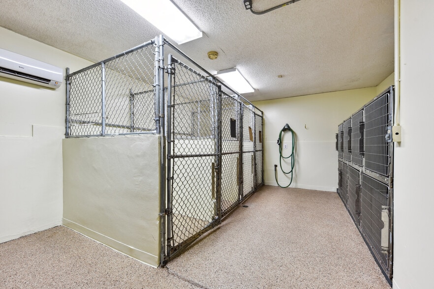 More Photos Of 10569 Lem Turner Rd, Jacksonville Medical For Sale