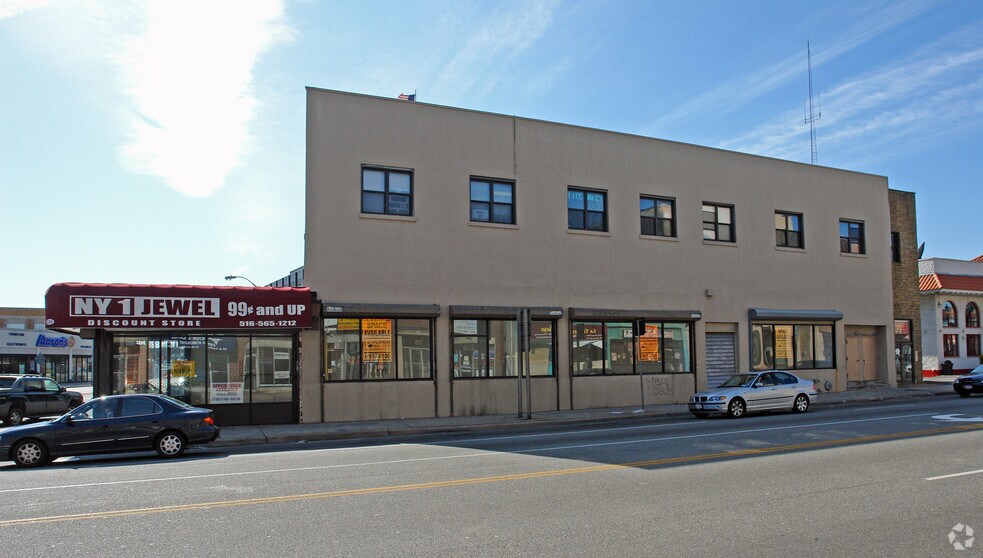More Photos Of 71 N Franklin St, Hempstead Storefront Retail Office For Sale
