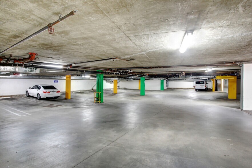 More Photos Of 11500-11518 Santa Monica Blvd, Los Angeles Office For Lease