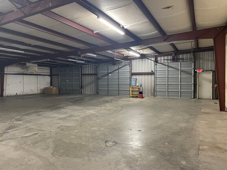 More Photos Of 7420 Asheville Hwy, Knoxville Light Manufacturing For Lease