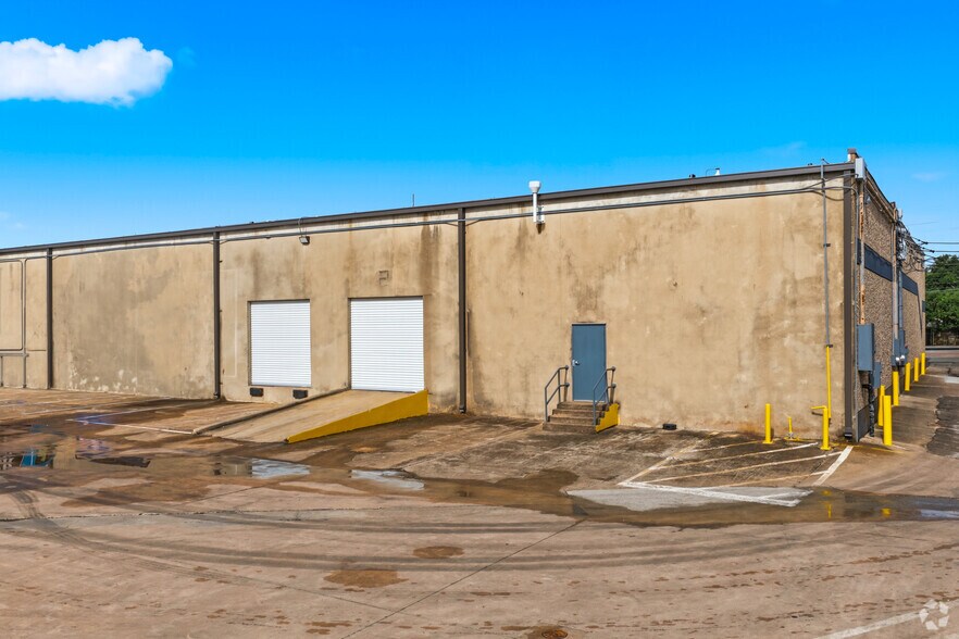 More Photos Of 8303-8317 Knight Rd, Houston Warehouse For Lease