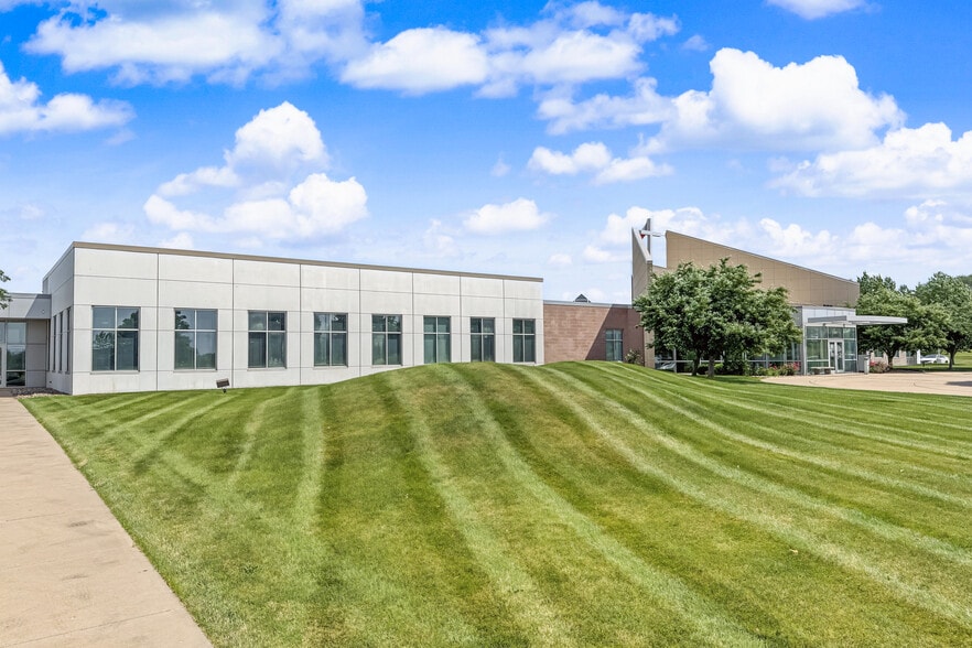 More Photos Of 2301 Rittenhouse St, Des Moines Religious Facility For Sale