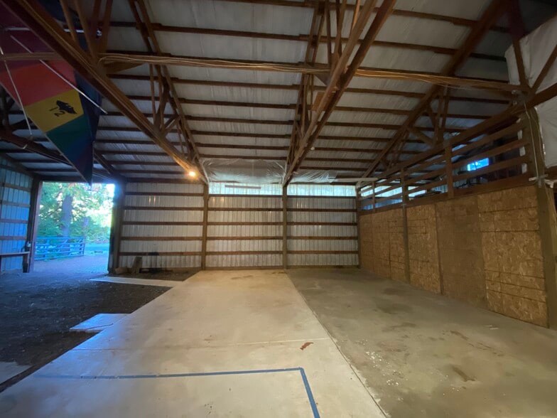 More Photos Of 15626 SE Martins St, Portland Warehouse For Lease