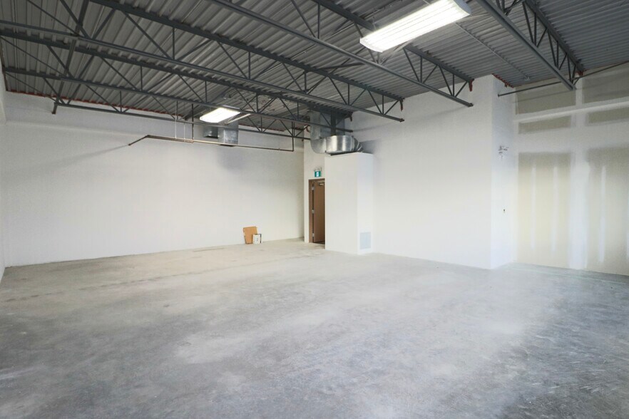 More Photos Of 4615 112th Ave SE, Calgary Warehouse For Lease