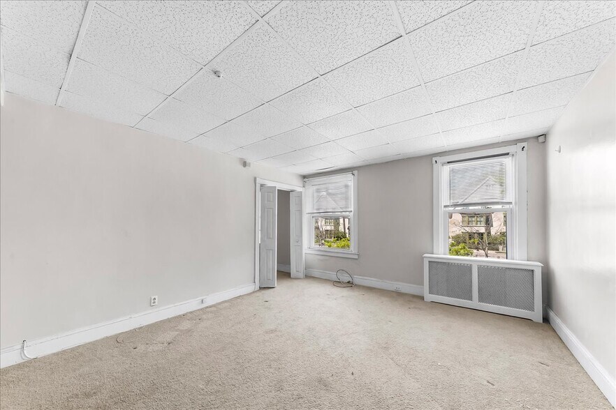 More Photos Of 13-15 S Chester Rd, Swarthmore Storefront Retail Residential For Sale