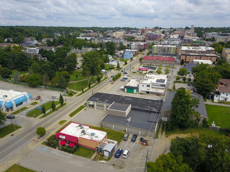 More Photos Of 515 S Walnut St, Bloomington Storefront For Sale