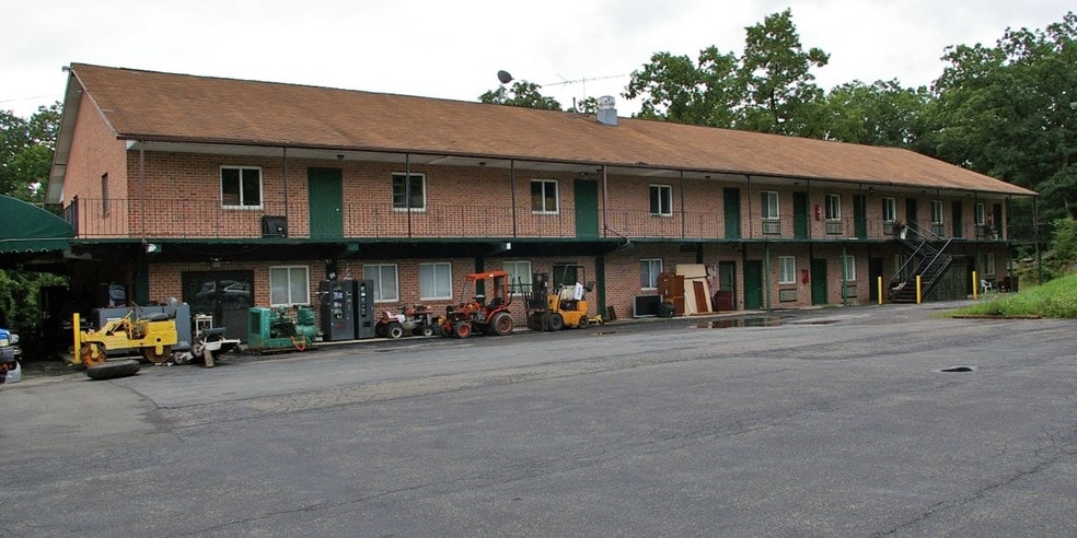 More Photos Of 6315 Paradise Valley Rd, Mount Pocono Hotel For Sale