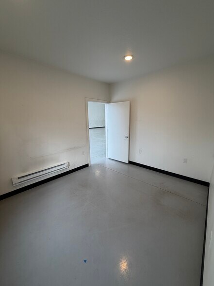 More Photos Of 2187 W Printers Row, West Valley City Warehouse For Lease