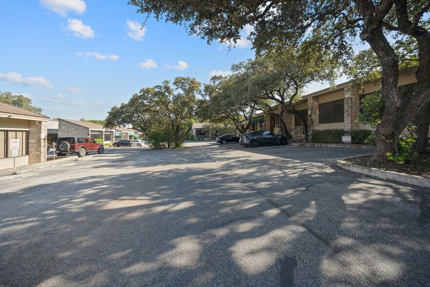 More Photos Of 10924 Vance Jackson Rd, San Antonio Medical For Lease