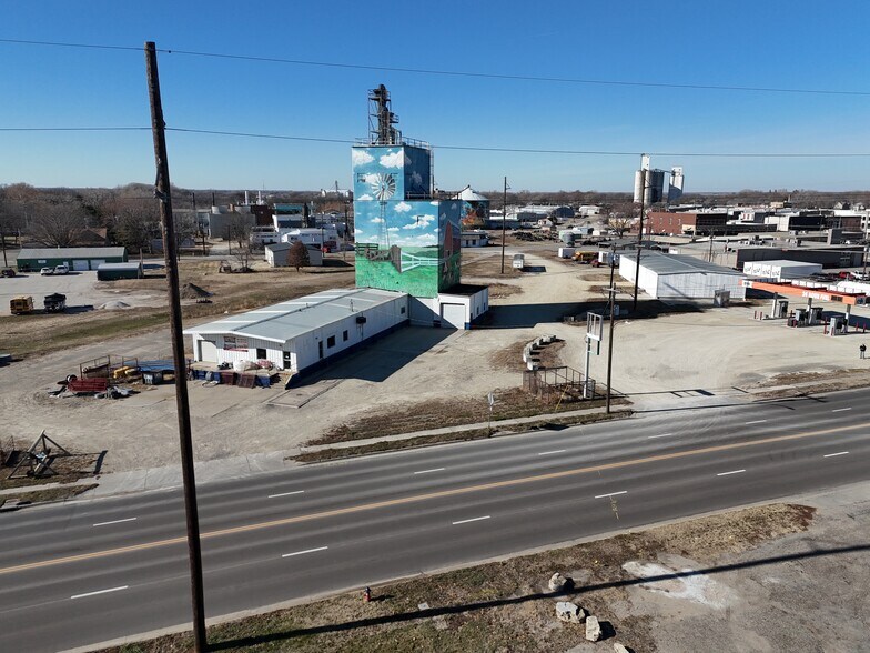 More Photos Of 515 6th St, Clay Center Warehouse For Sale