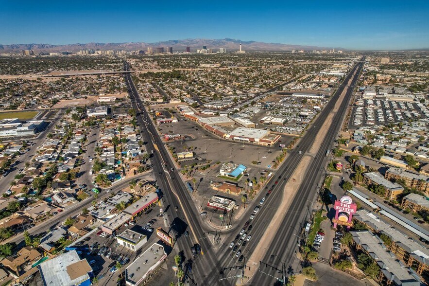 More Photos Of 4640 E Flamingo Rd, Las Vegas Storefront Retail Office For Lease
