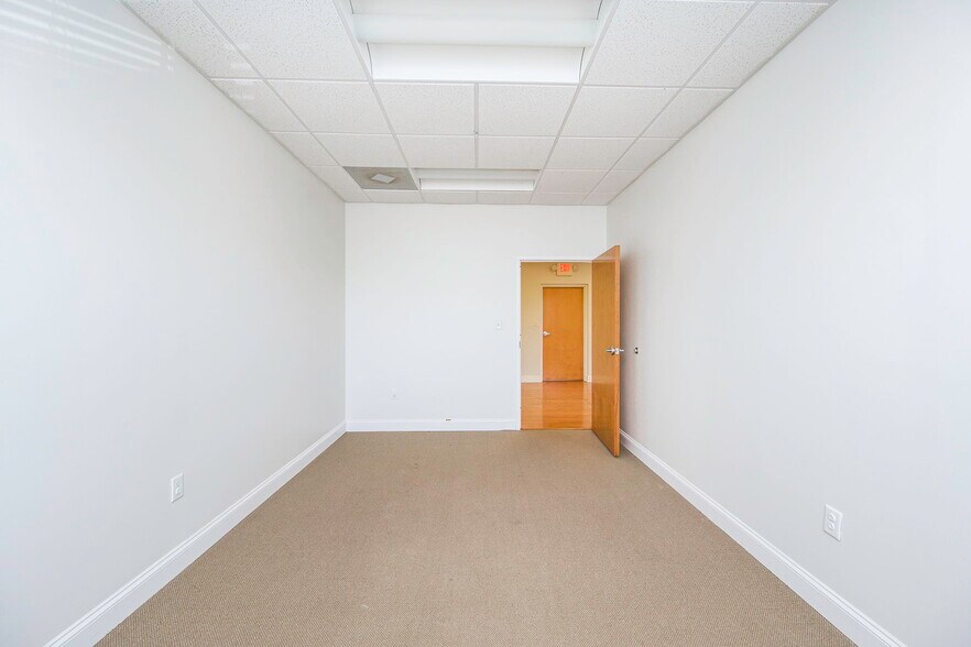 More Photos Of 14411 Justice Rd, Midlothian Medical For Lease