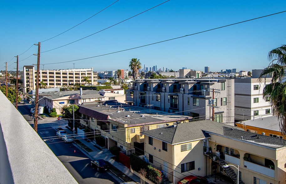 More Photos Of 1002 N Hudson Ave, Los Angeles Apartments For Sale