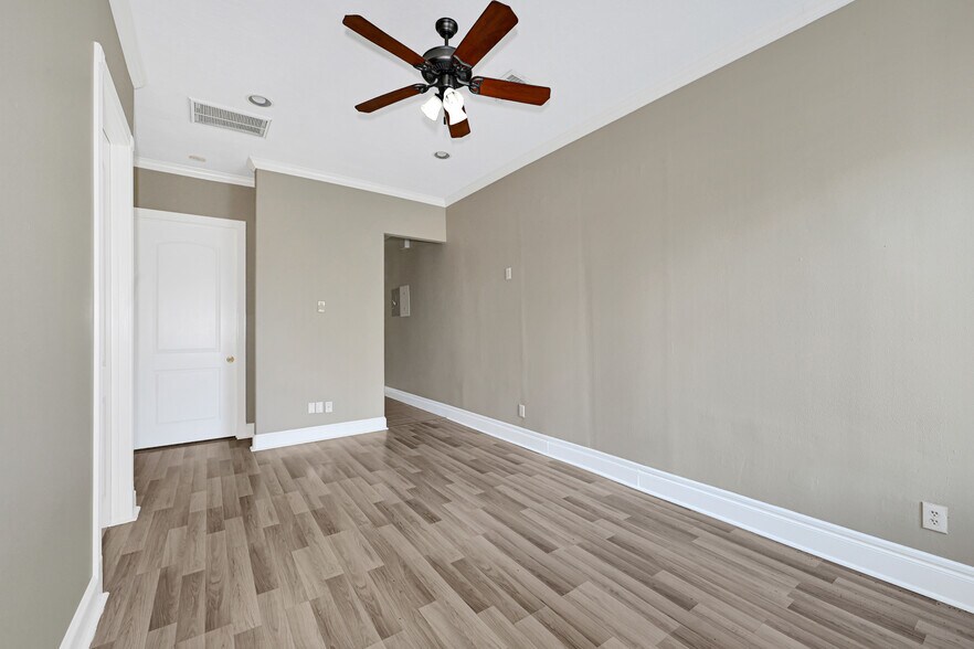 More Photos Of 12816 Willow Centre Dr, Houston Loft Creative Space For Sale