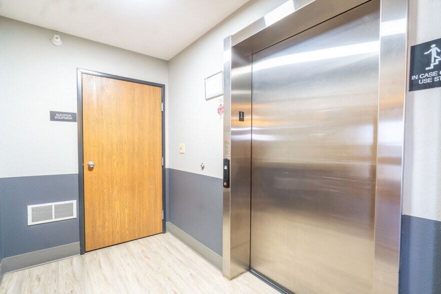More Photos Of 2530 Singing Hills Blvd, Sioux City Hotel For Sale