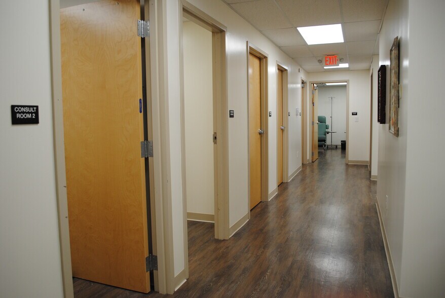 More Photos Of 2 Emma Ln, Clifton Park Medical For Lease