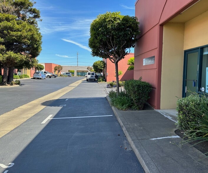 More Photos Of 1555 Yosemite Ave, San Francisco Warehouse For Sale