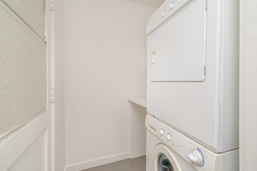 More Photos Of 612 Aerick St, Inglewood Apartments For Sale