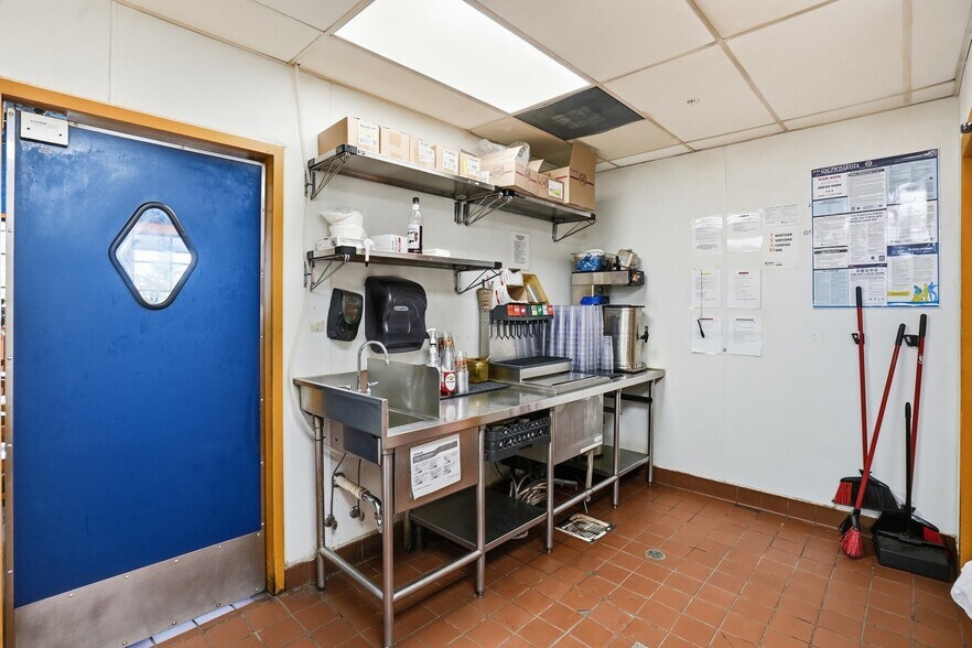 More Photos Of 1331 E North St, Rapid City Restaurant For Sale