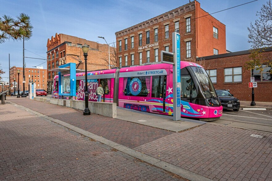 More Photos Of 136 Main St, Kansas City Medical For Sale