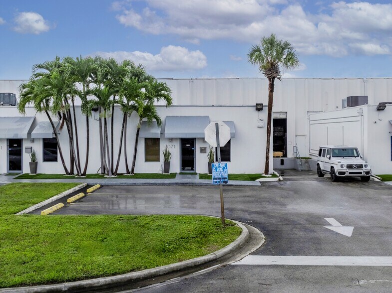 More Photos Of 8215 NW 64th St, Miami Warehouse For Sale