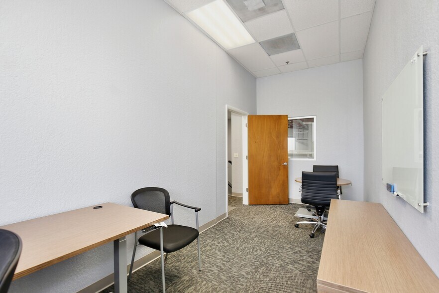 More Photos Of 6881 Kingspointe Pky, Orlando Business Park For Sale