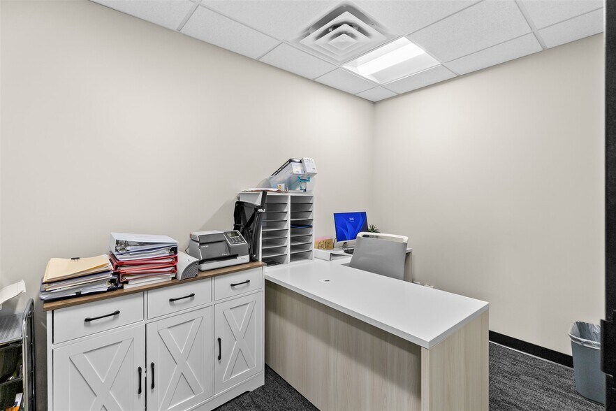More Photos Of 2056 Woodlane Dr, Woodbury Medical For Sale