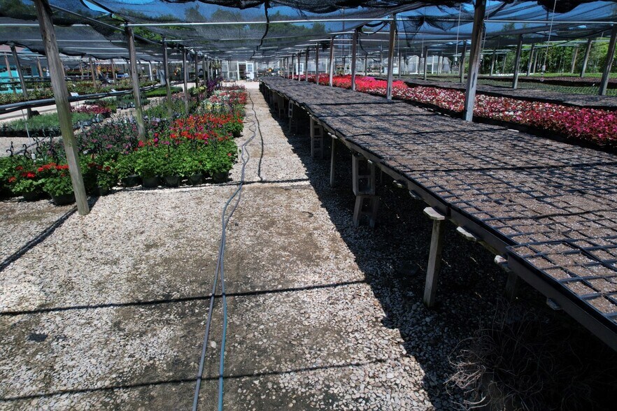 More Photos Of 804 N Lacy Dr, Waco Garden Center For Sale