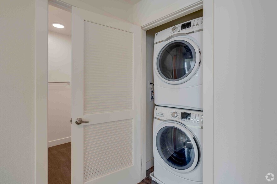 More Photos Of 11114 Darling Rd, Ventura Apartments For Lease