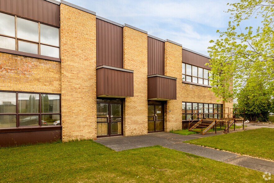 More Photos Of 2000 St De La Métropole, Longueuil Industrial For Sale
