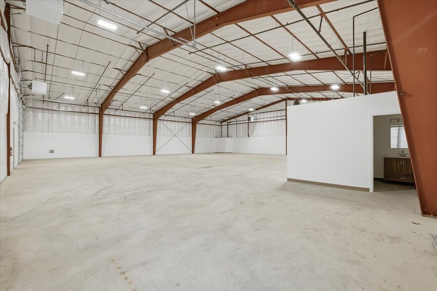 More Photos Of 505 Ez St, Prescott Warehouse For Sale