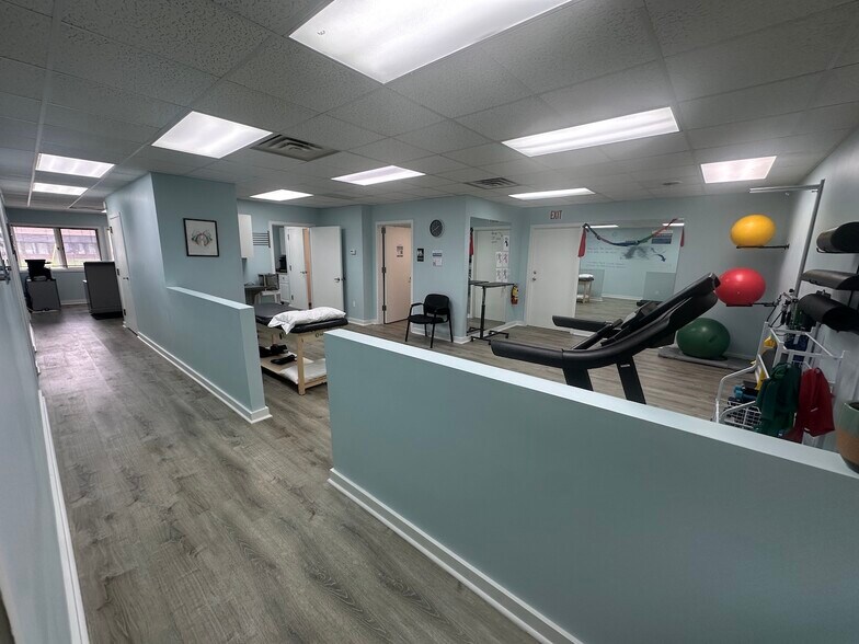 More Photos Of 1621 44th St SW, Grand Rapids Medical For Sale