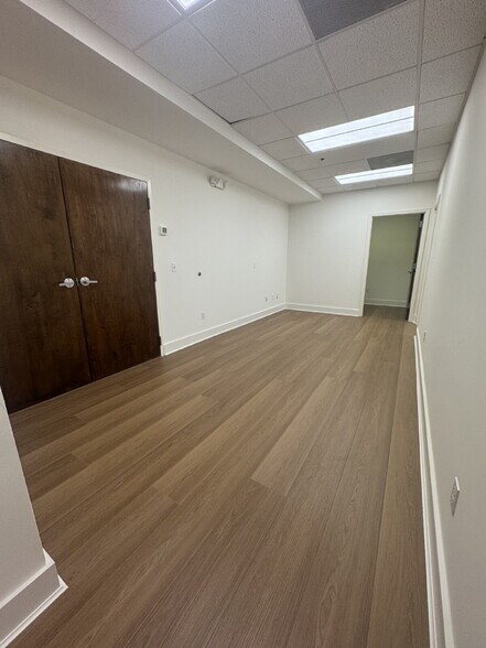 More Photos Of 10 Plantation Park Dr, Bluffton Office For Lease