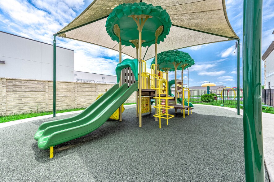 More Photos Of 12152 Shadow Creek Pky, Pearland Daycare Center For Lease