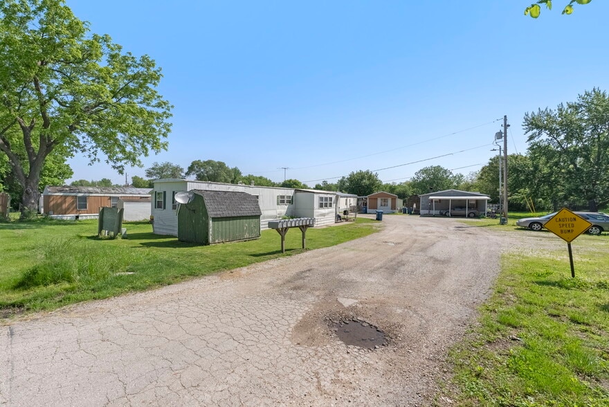 More Photos Of 109 S Pearl St, Atkinson Manufactured Housing Mobile Home Park For Sale