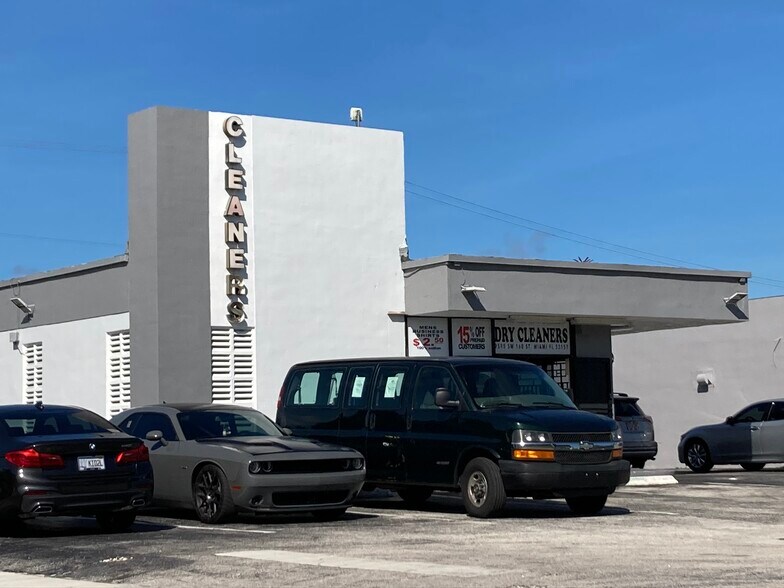More Photos Of 9595 SW 160th St, Miami Freestanding For Sale