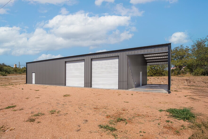 More Photos Of 101 Richards st, Brady Warehouse For Lease