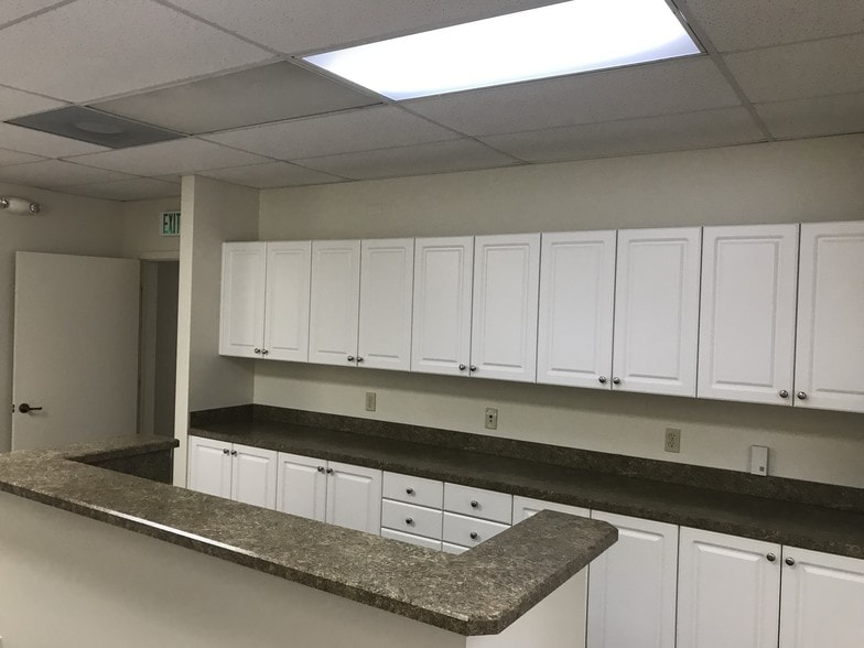 More Photos Of 1861 SE Port St Lucie Blvd, Port Saint Lucie Medical For Lease
