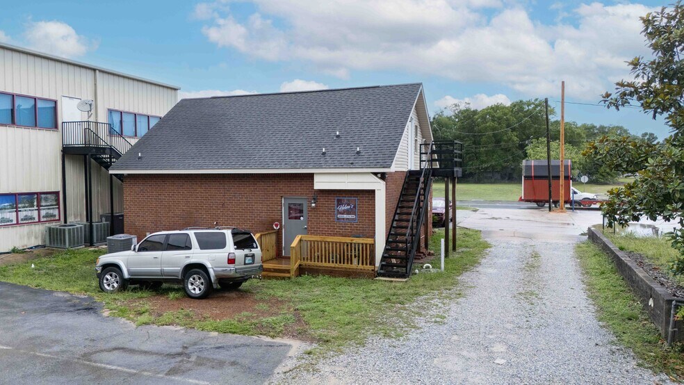 More Photos Of 537 S Ferdon Blvd, Crestview Office For Lease