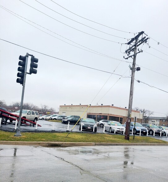 More Photos Of 450 W 34th St, Steger Auto Dealership For Sale