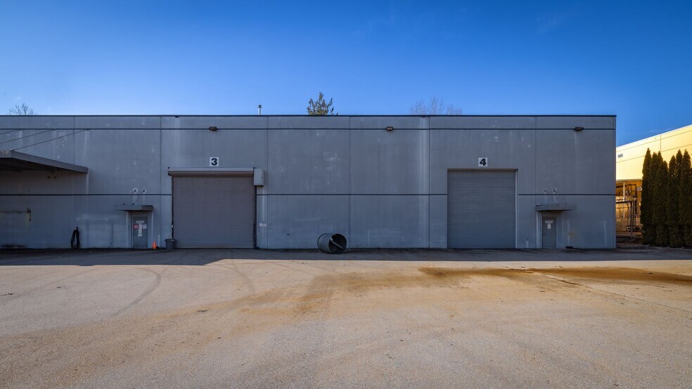 More Photos Of 5465 Production Blvd, Surrey Service For Lease