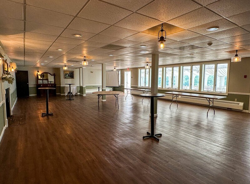 More Photos Of 2517 Main Rd, Dedham Hotel For Sale