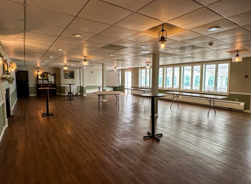 More Photos Of 2517 Main Rd, Dedham Hotel For Sale