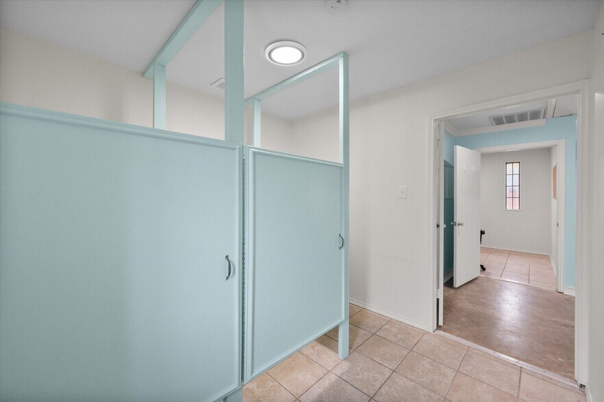 More Photos Of 8850 Davis Blvd, Southlake Land For Lease