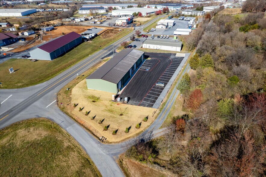More Photos Of 1571 Pleasants Dr, Mount Crawford Warehouse For Lease