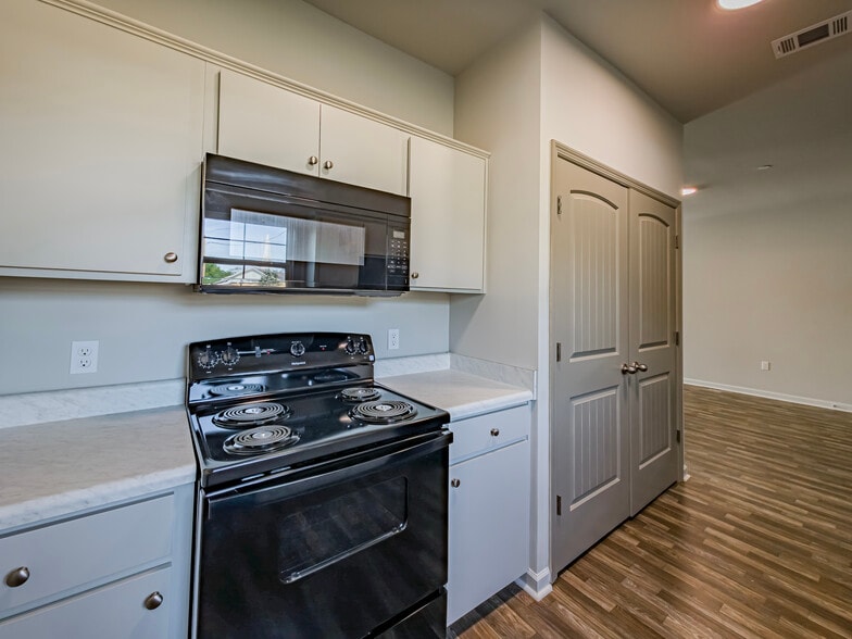 More Photos Of 1604 Lankford Dr, Valdosta Apartments For Sale