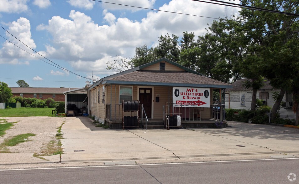 Primary Photo Of 1809 Lafayette St, Gretna Auto Repair For Lease