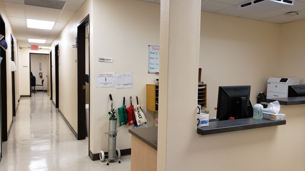 More Photos Of 8102-8110 Sunland Blvd, Sun Valley Medical For Sale
