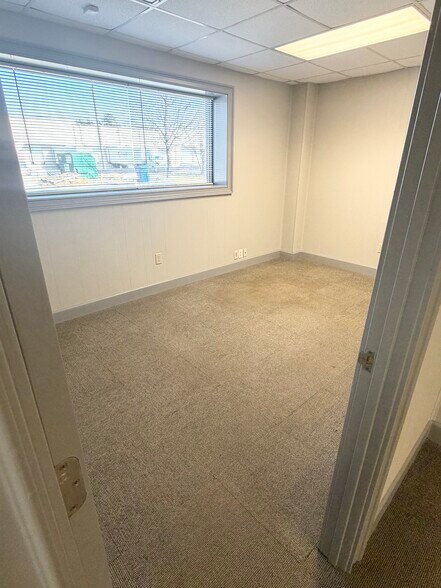More Photos Of 321 Marble Mill Rd NW, Marietta Coworking Space